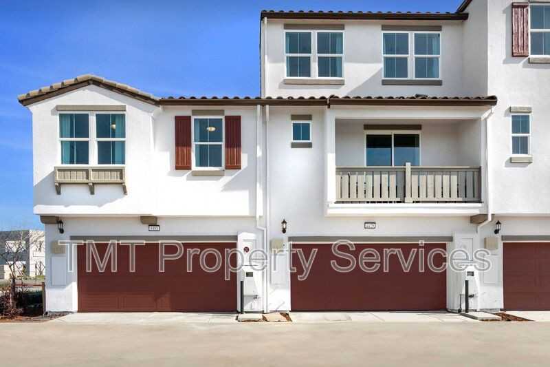 2960 Valbonne Walk - Photo 3 of 44