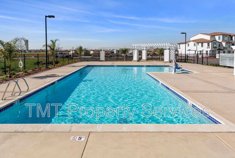 2960 Valbonne Walk - Photo 7 of 44