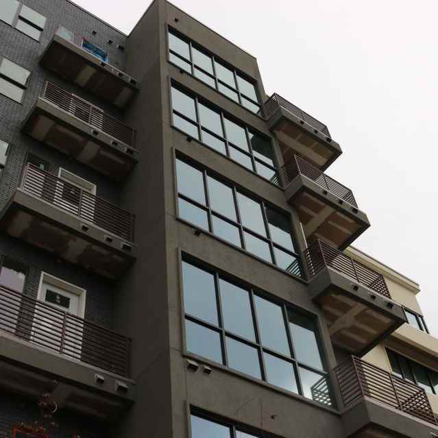 1305 W 5th St #B8-25