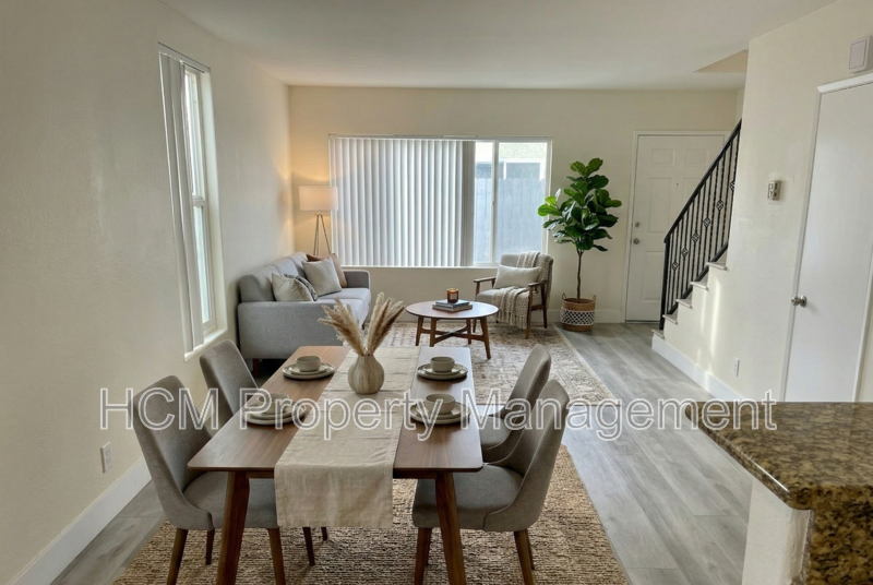 2835 E 5th St #1 - Photo 5 of 23