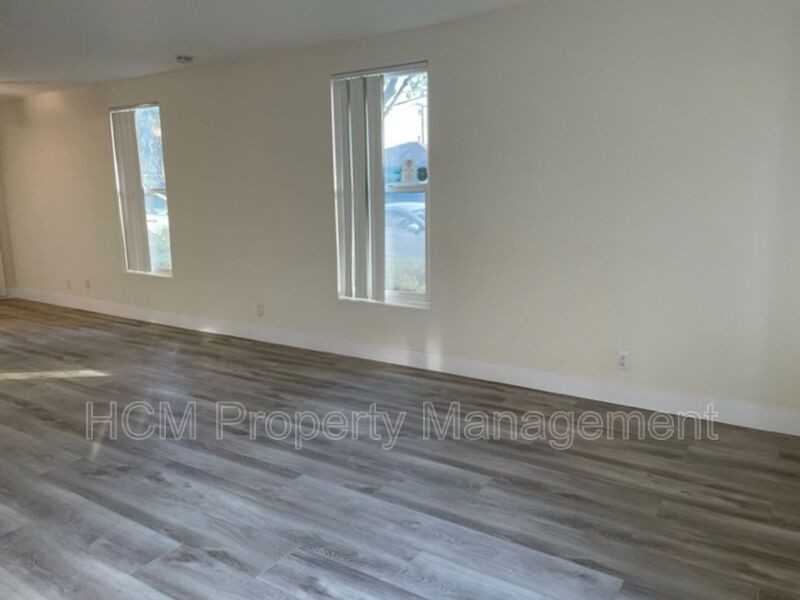 2835 E 5th St #1 - Photo 7 of 23