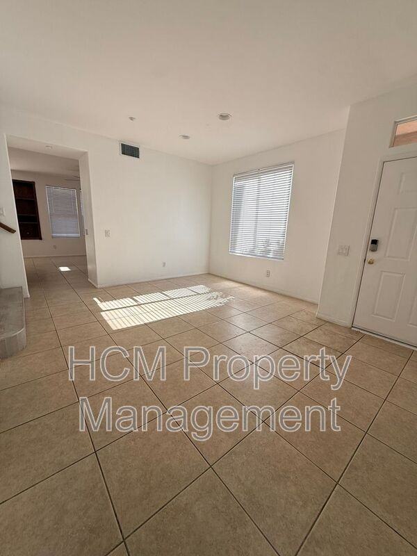 28 Lansdale Ct - Photo 4 of 35