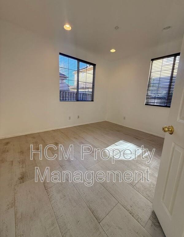 28 Lansdale Ct - Photo 6 of 35