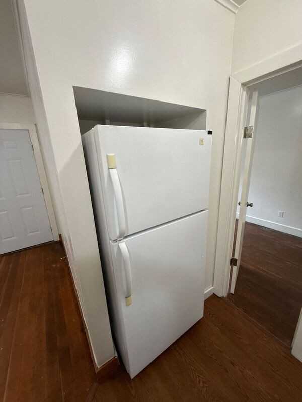 633 Thompson Ave Ne - Photo 7 of 16