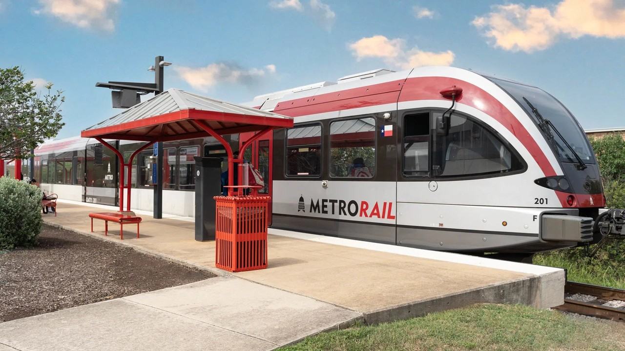 605 W St Johns Ave - Photo 3 of 33