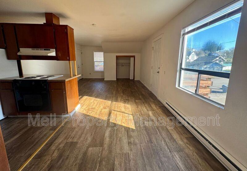 315 Main St #C - Photo 6 of 15