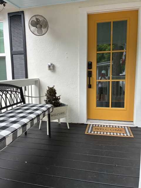 880 N Ashe St #B - Photo 2 of 14