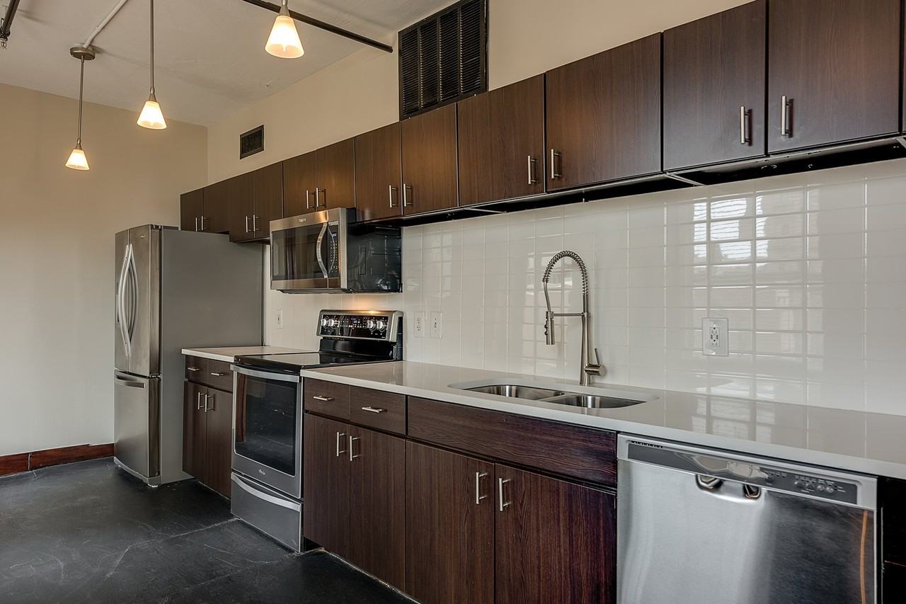 1511 Main St - Photo 5 of 12