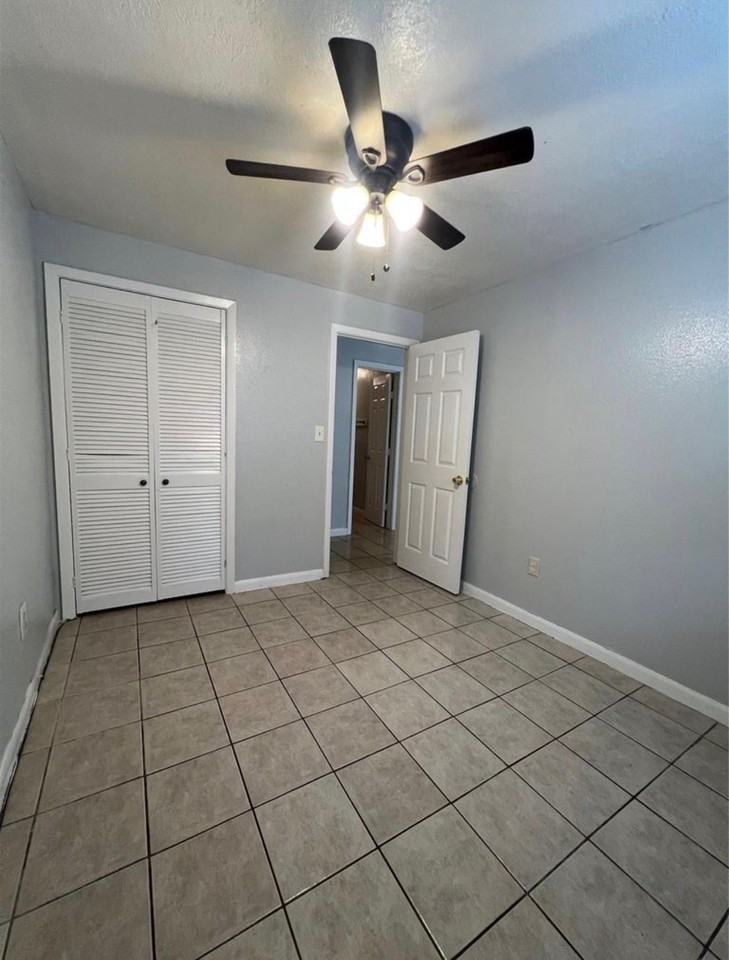 7518 Morley St - Photo 4 of 9