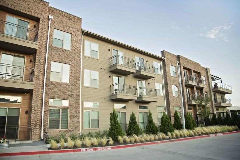 836 S Good Latimer Expy - Photo 5 of 23