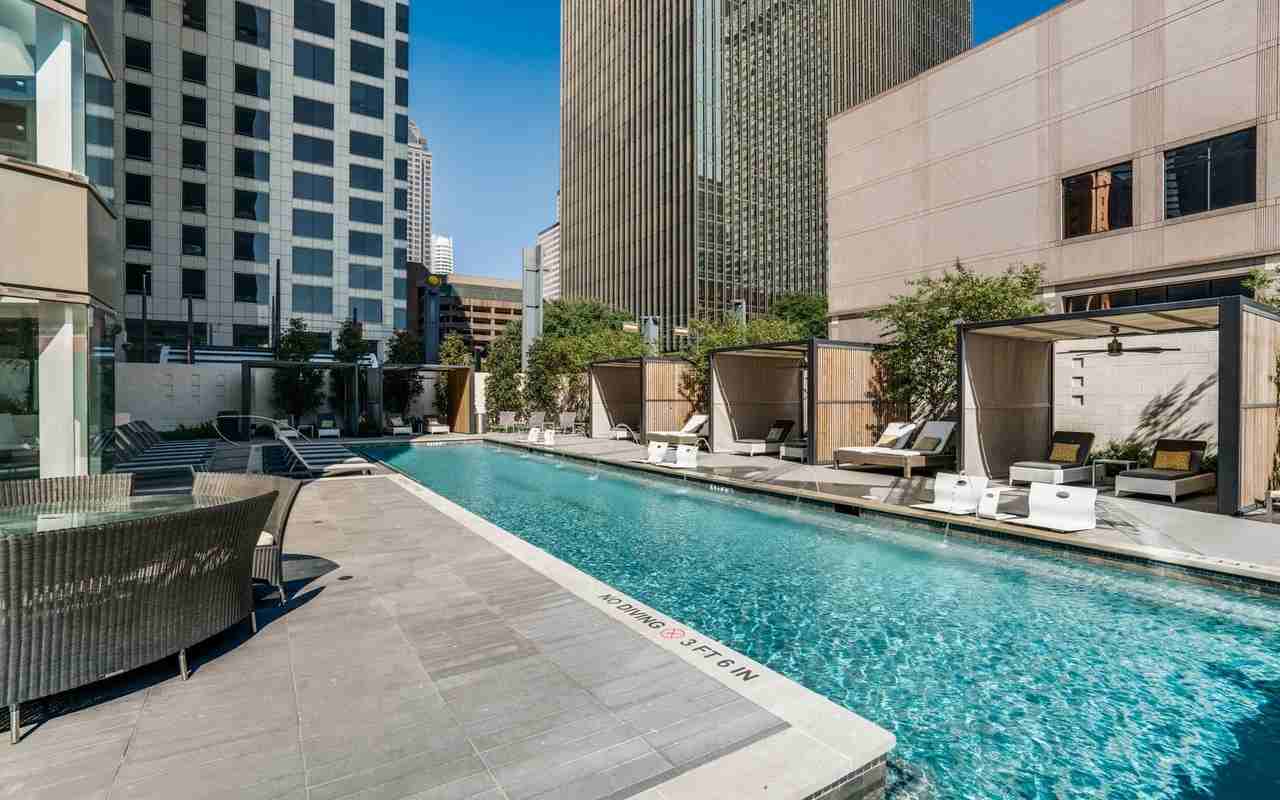 352 N Saint Paul St #A2-31