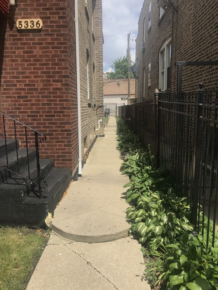 5336 W Congress Pkwy #1 - Photo 6 of 22