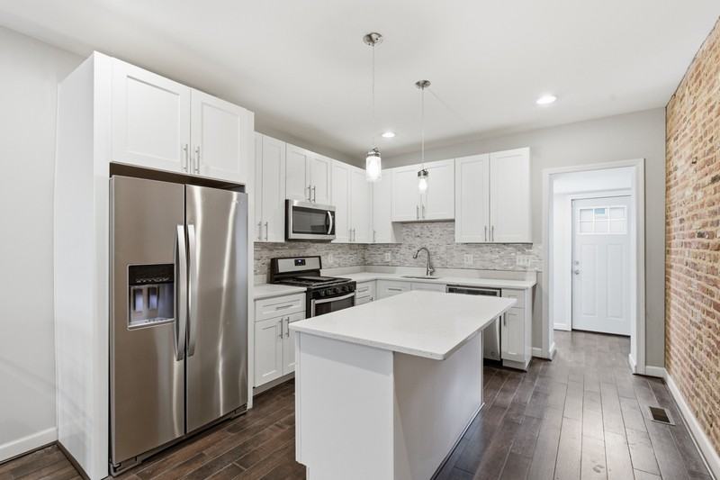 1251 Carroll St - Photo 4 of 22