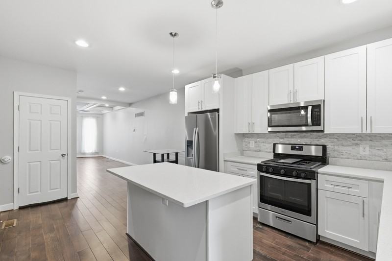 1251 Carroll St - Photo 5 of 22