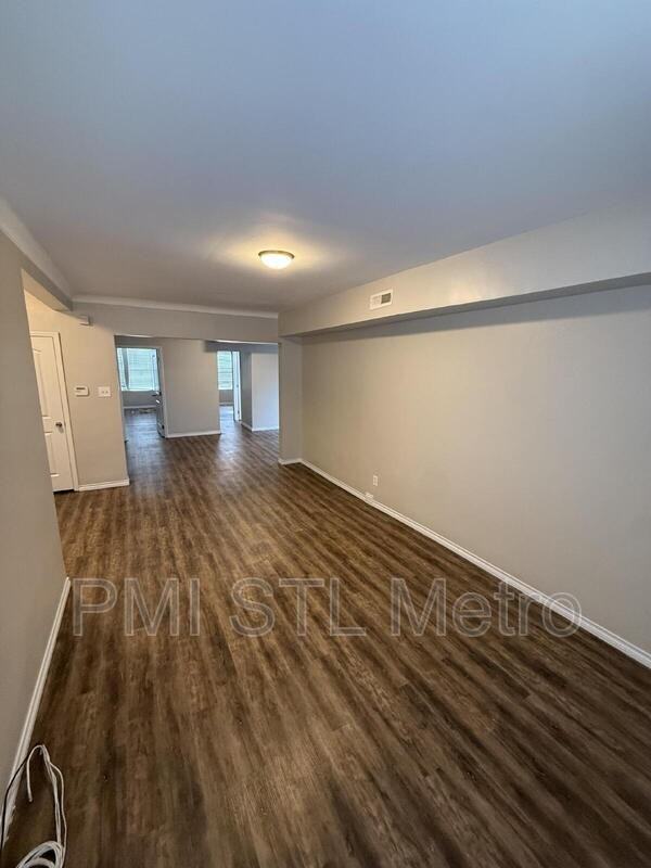 5572 Clemens Ave #1W - Photo 2 of 8