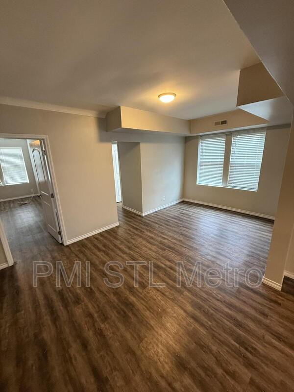 5572 Clemens Ave #1W - Photo 3 of 8