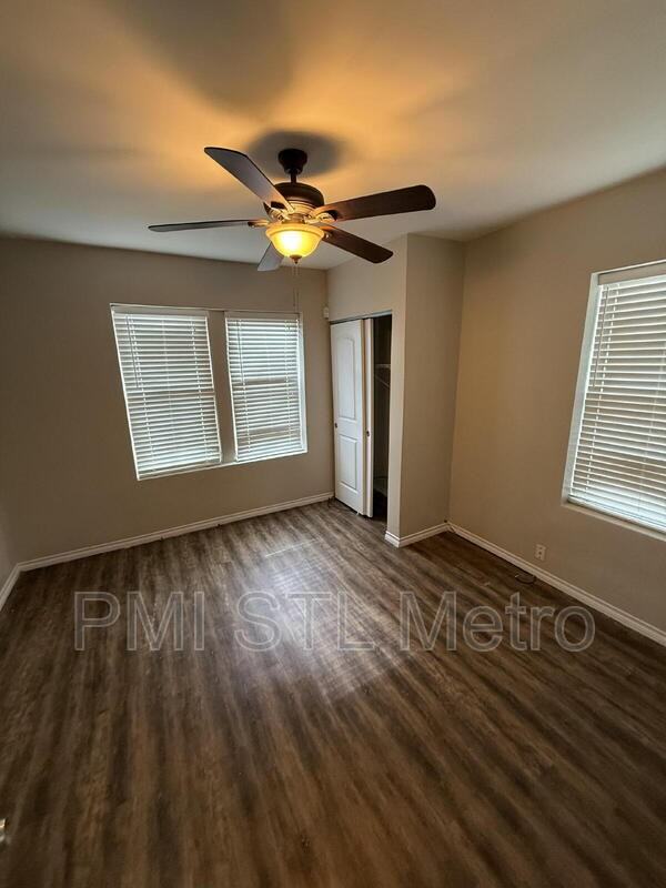 5572 Clemens Ave #1W - Photo 6 of 8