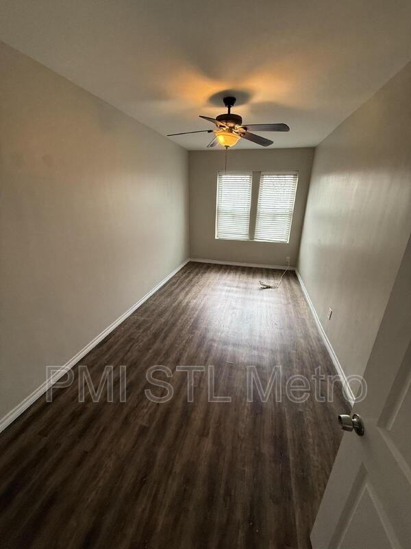 5572 Clemens Ave #1W - Photo 7 of 8