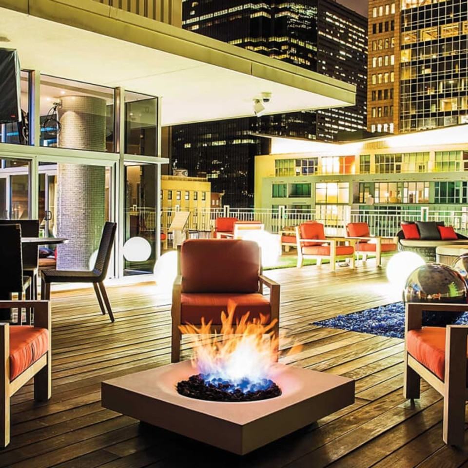 1811 Commerce St #B2-18