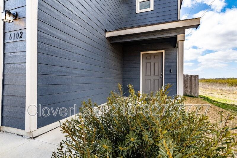 6102 Walnut Way - Photo 5 of 37