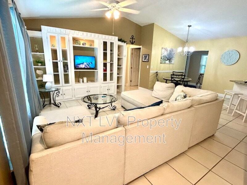 4123 Sw 21st Pl - Photo 3 of 24