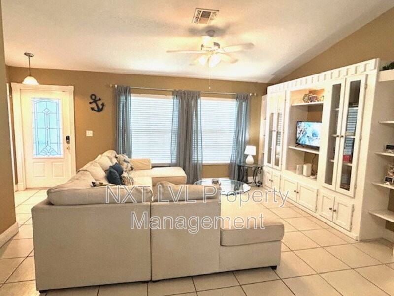 4123 Sw 21st Pl - Photo 4 of 24