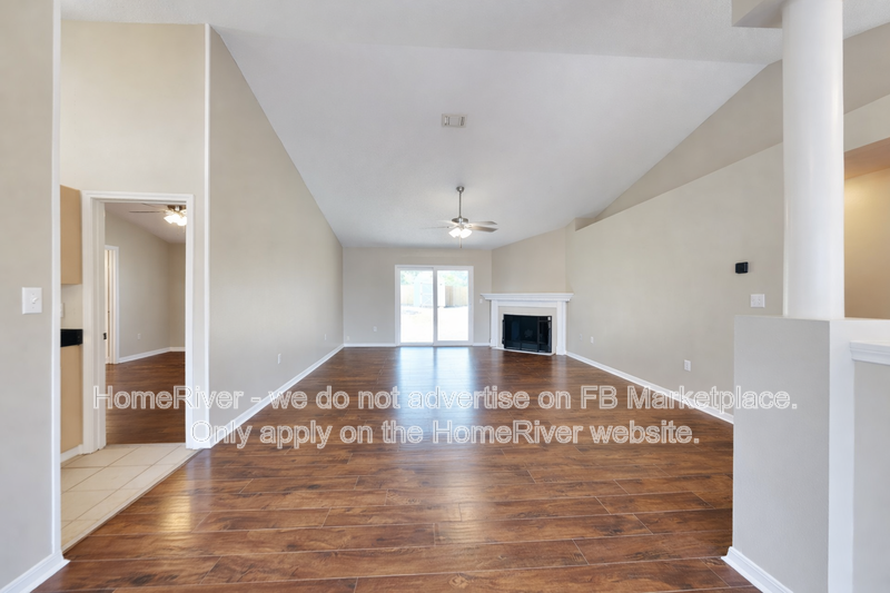 111 Steeplechase Dr - Photo 3 of 9