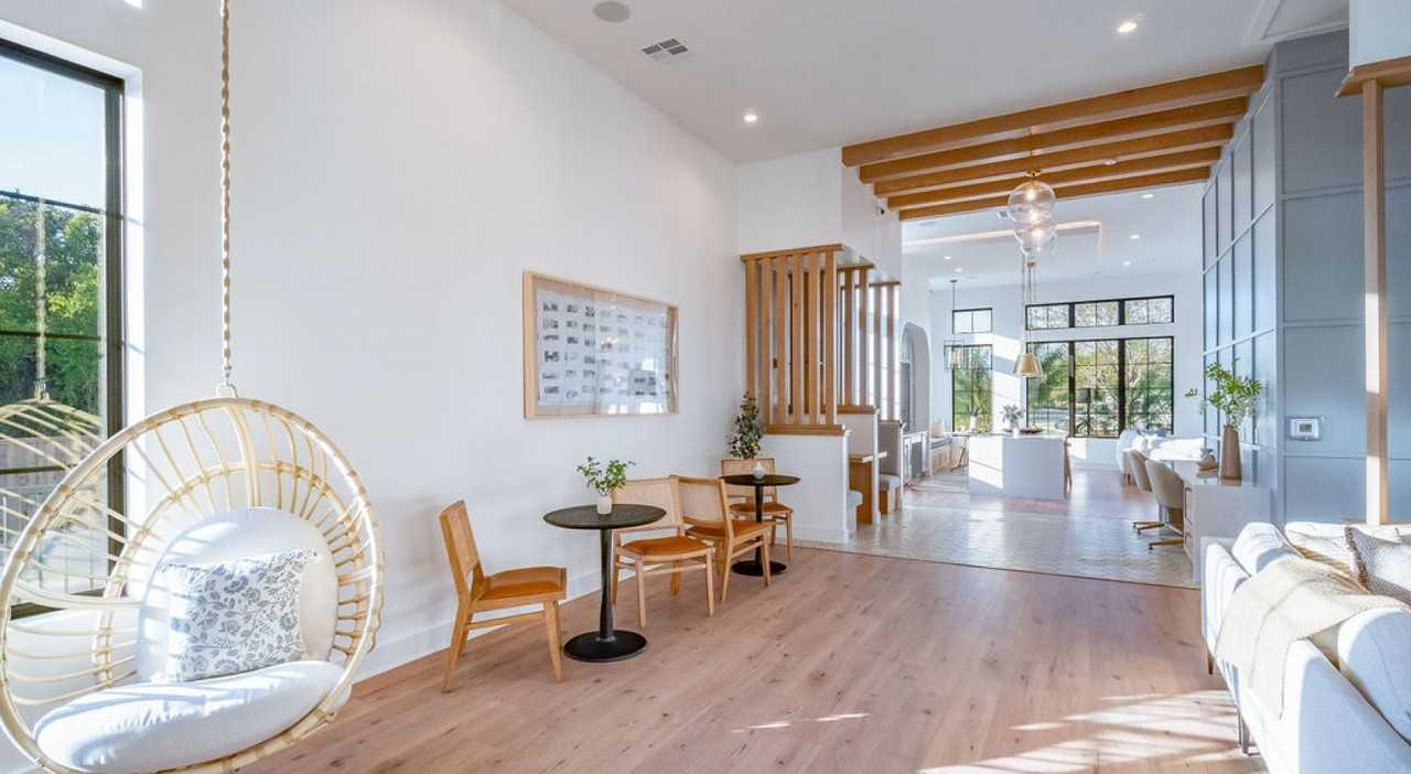 969 & - Photo 4 of 38