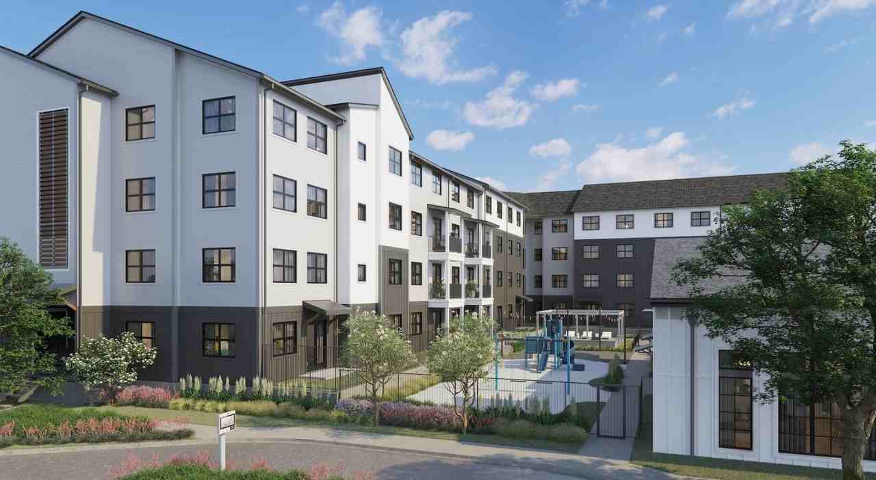 BLUE BLUFF & - Photo 2 of 14