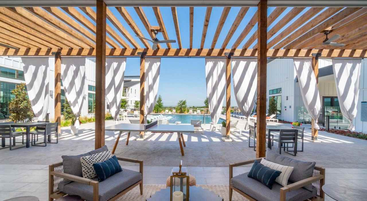 BLUE BLUFF & - Photo 4 of 14