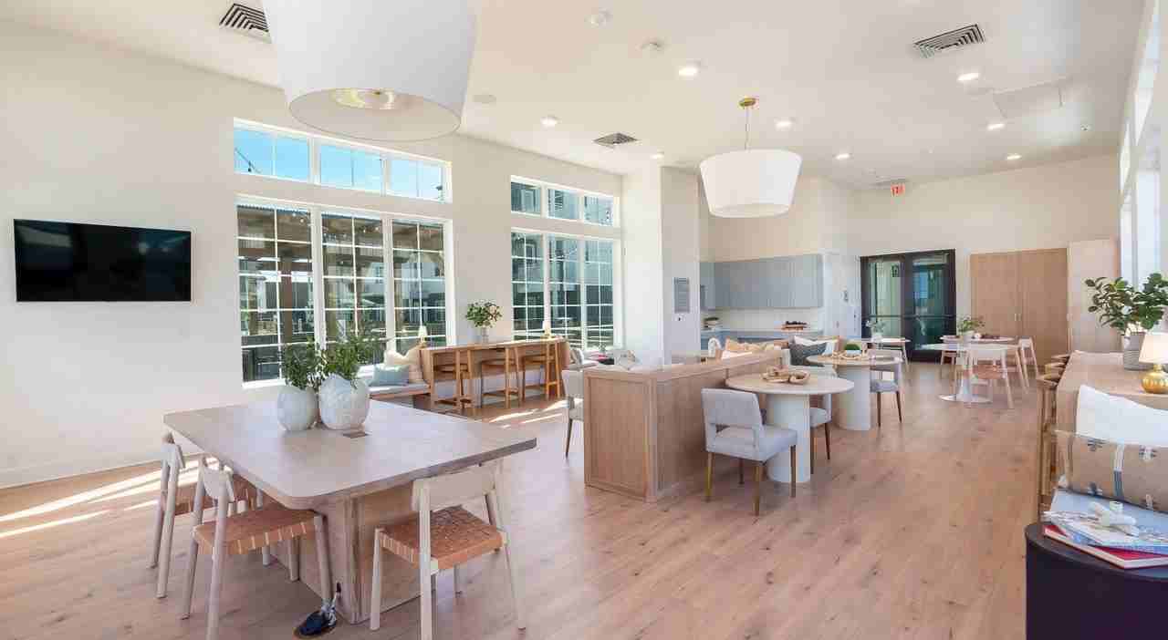 BLUE BLUFF & - Photo 7 of 14