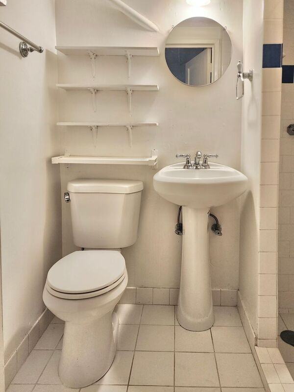 258 Center St - Photo 4 of 16