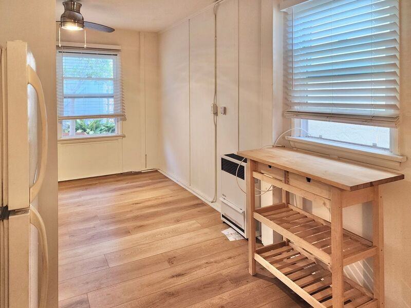 258 Center St - Photo 5 of 16