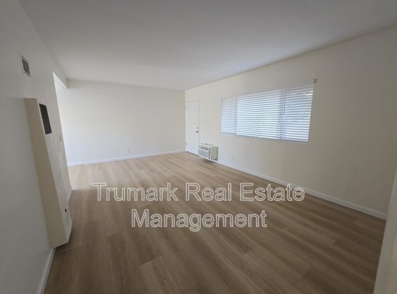 328 W Loraine St #9 - Photo 4 of 11