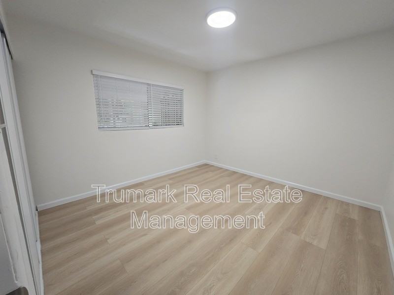 328 W Loraine St #9 - Photo 5 of 11