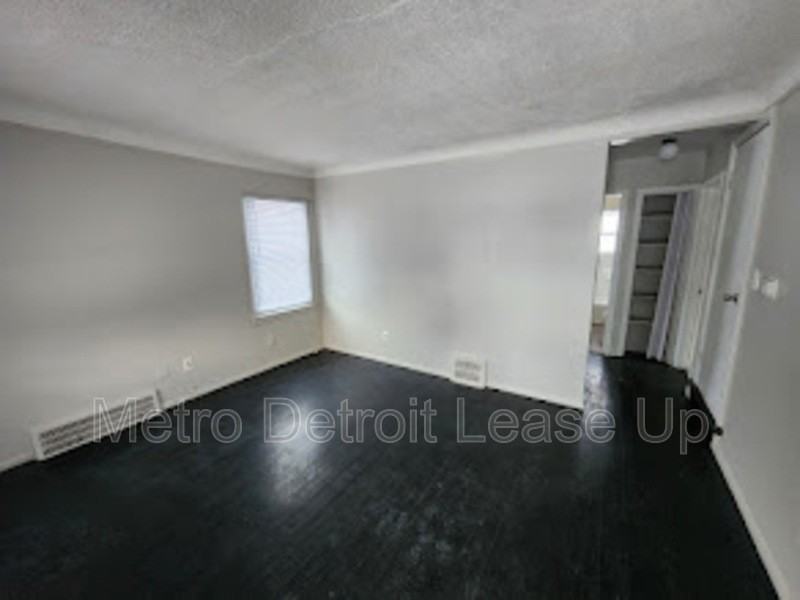 12000 Plainview Ave - Photo 2 of 12