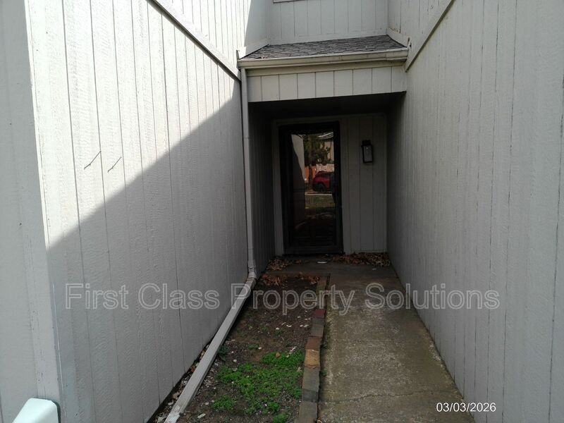 1406 Mary Lee Ln - Photo 3 of 29