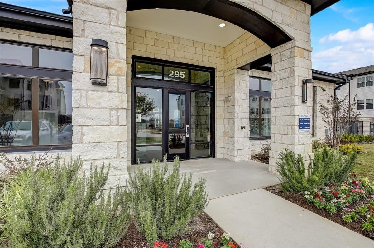 WILCO & - Photo 5 of 35