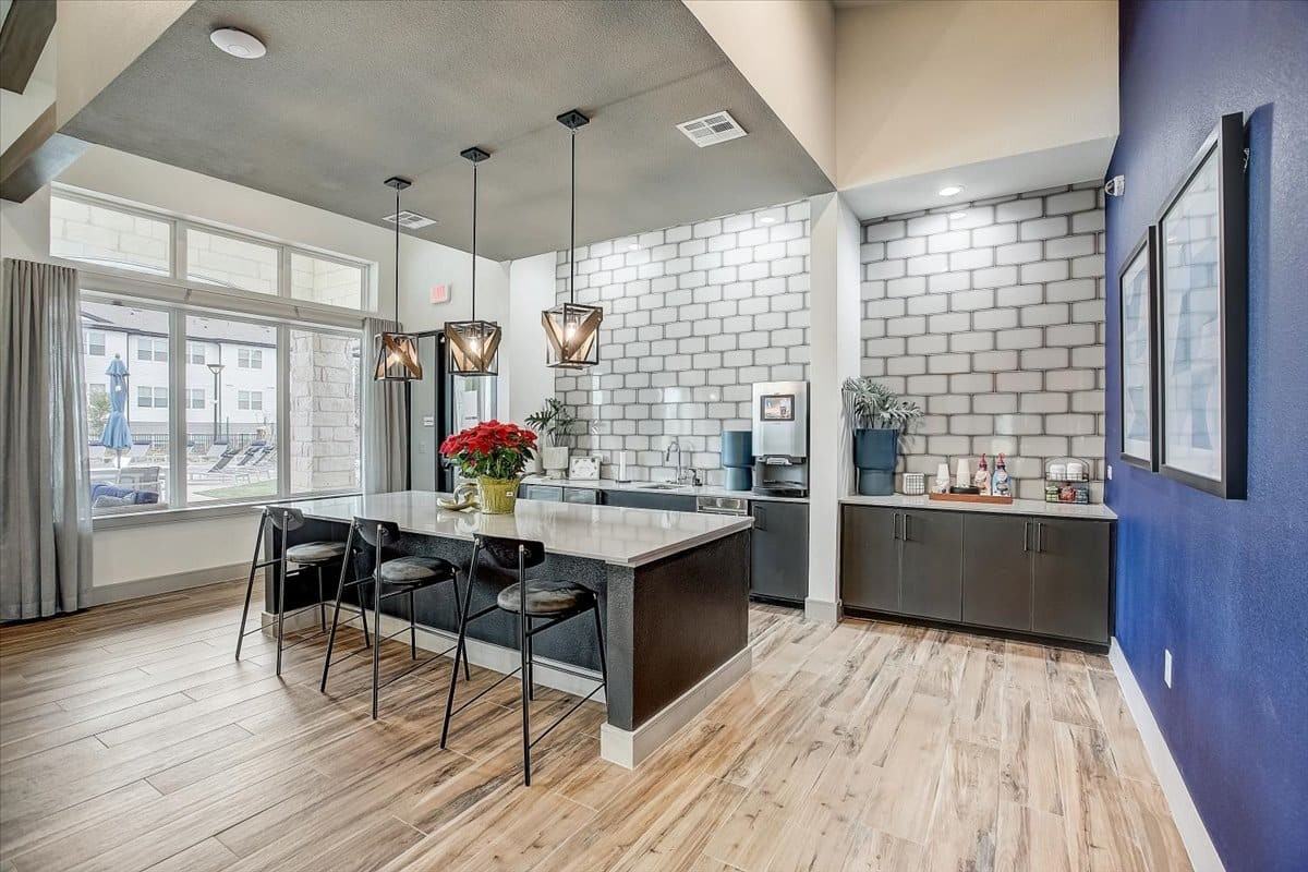 WILCO & - Photo 6 of 36