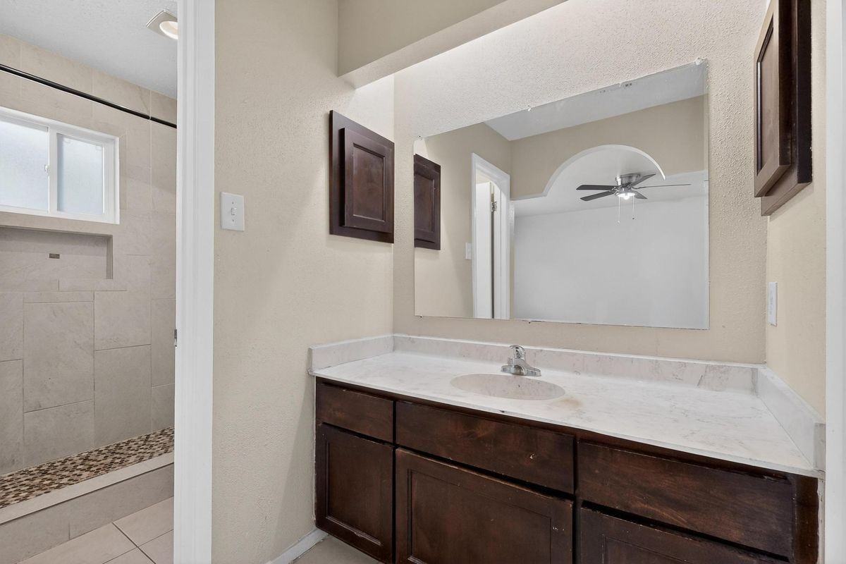 4226 Spiral Crk - Photo 2 of 4