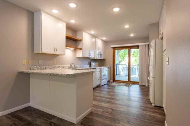 1433 Lookout Valley Ct - Photo 3 of 19