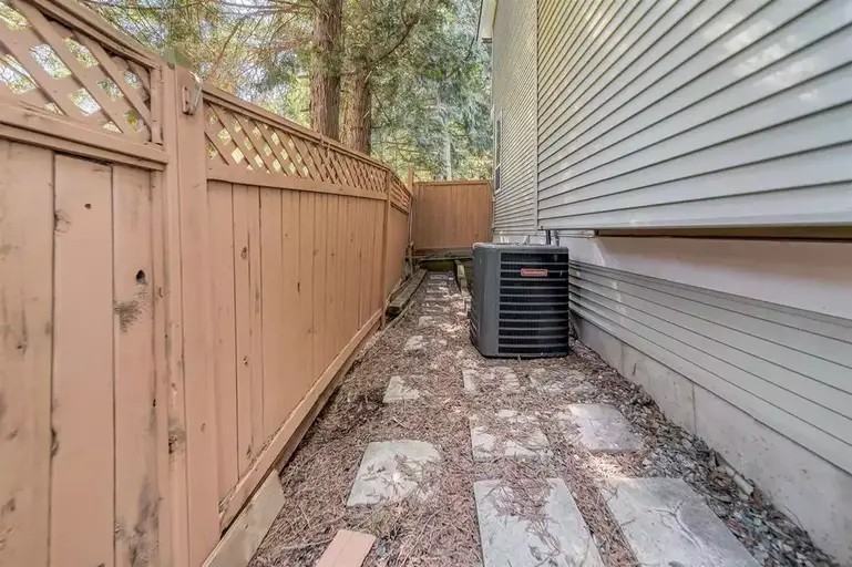 20752 Grade Cres - Photo 7 of 30