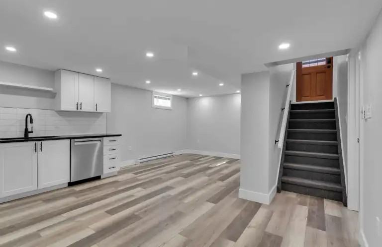 180 Morenz Cres #2 - Photo 3 of 18