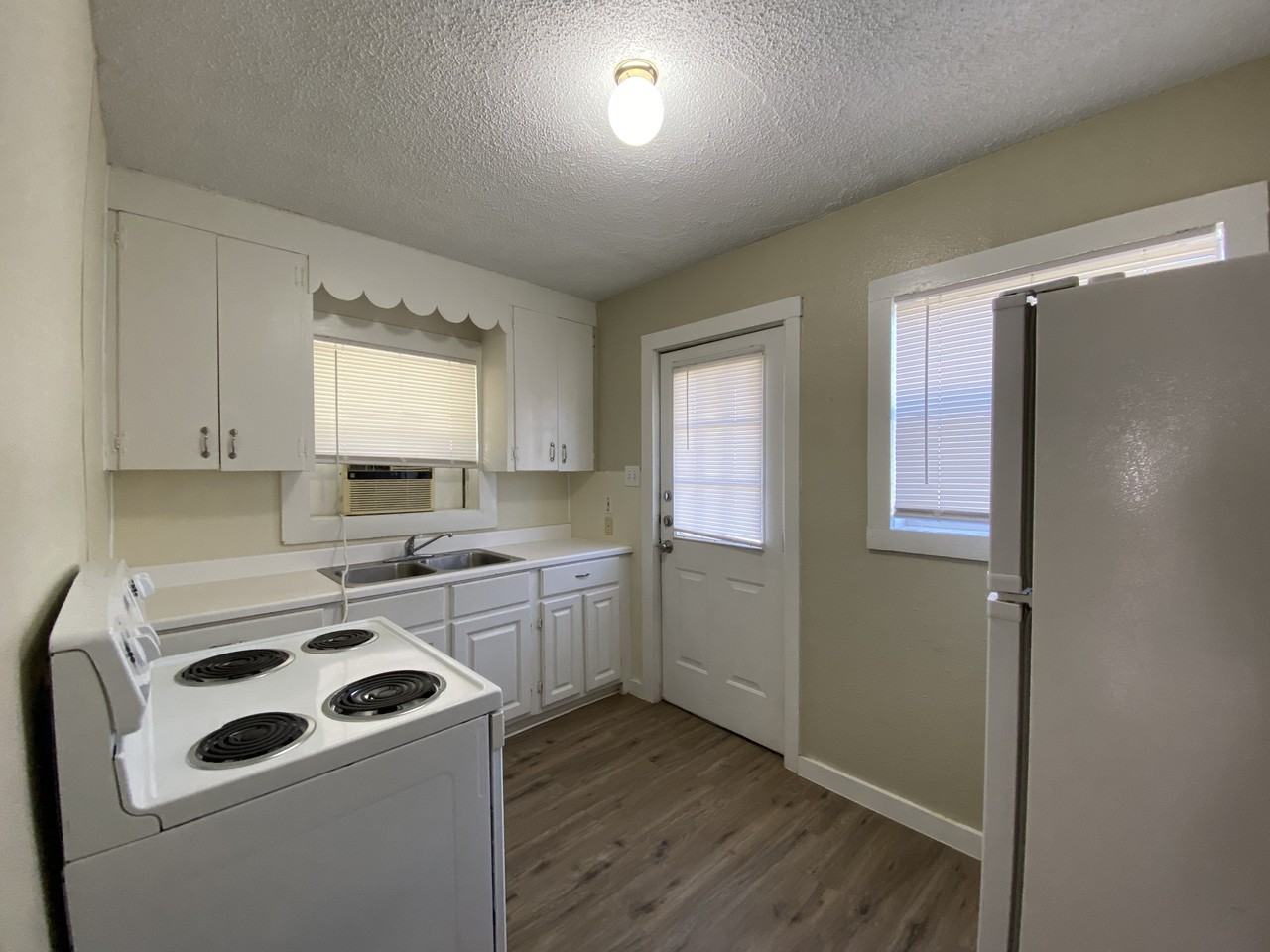 321 Duck St - Photo 4 of 7