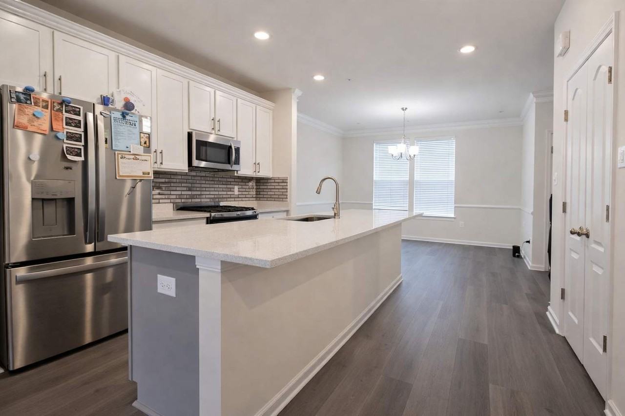 210 Southwind Dr - Photo 2 of 23