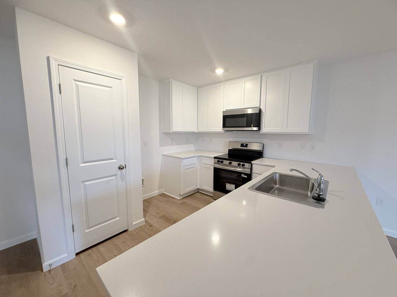 16118 Eden St - Photo 2 of 17