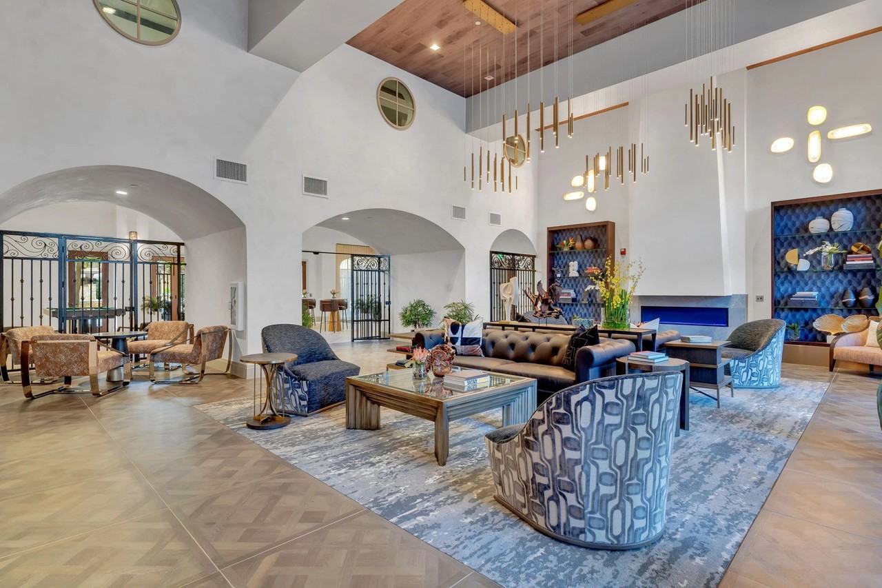 2651 Cedar Springs Rd - Photo 3 of 31