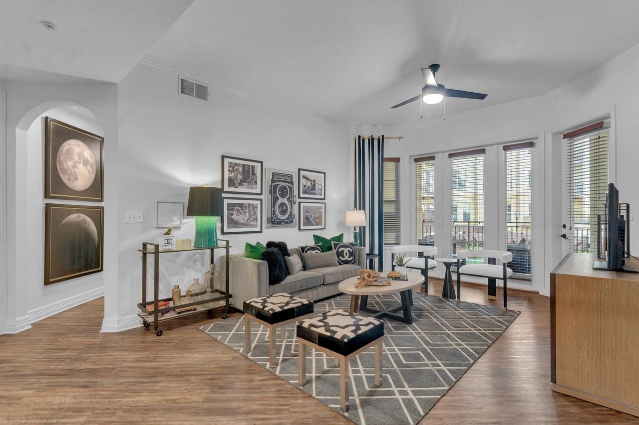 2651 Cedar Springs Rd - Photo 5 of 31