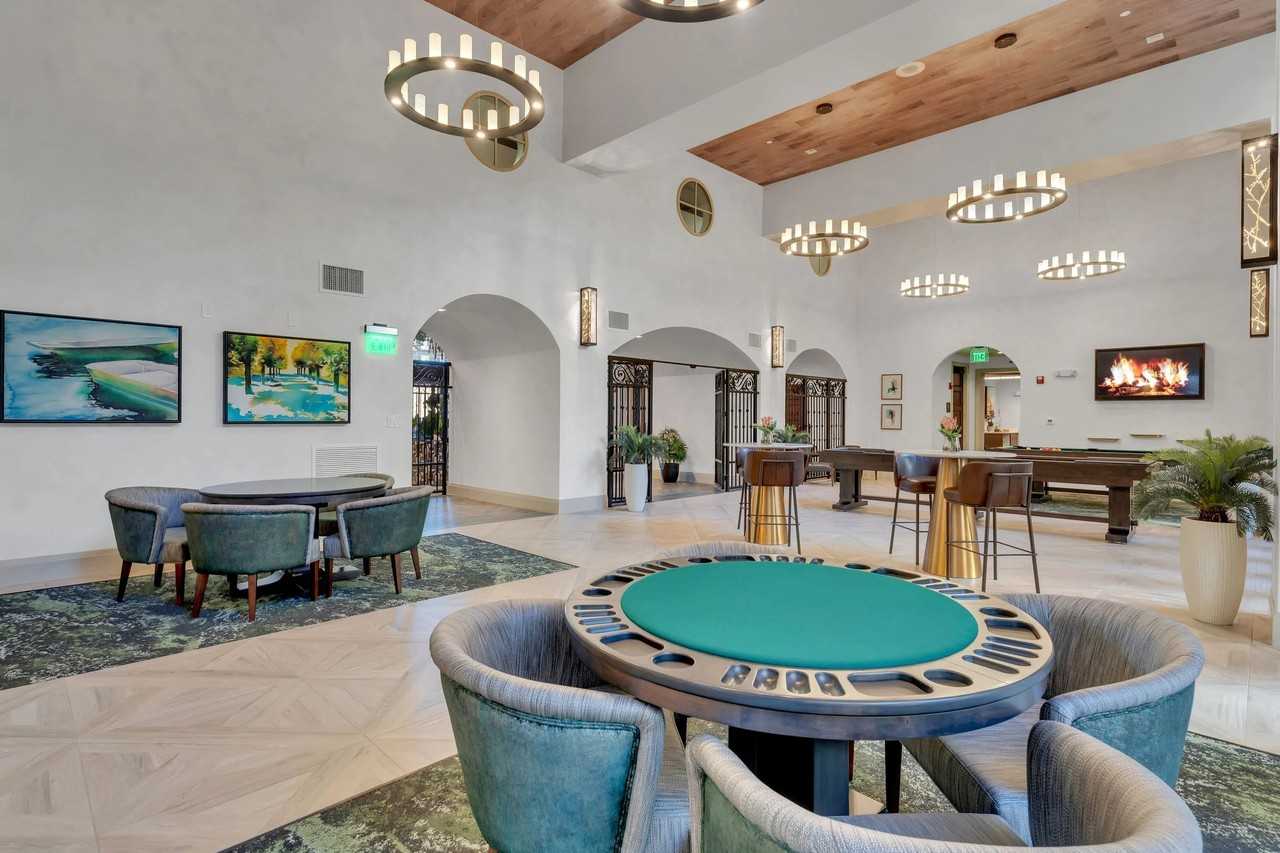 2651 Cedar Springs Rd - Photo 6 of 31