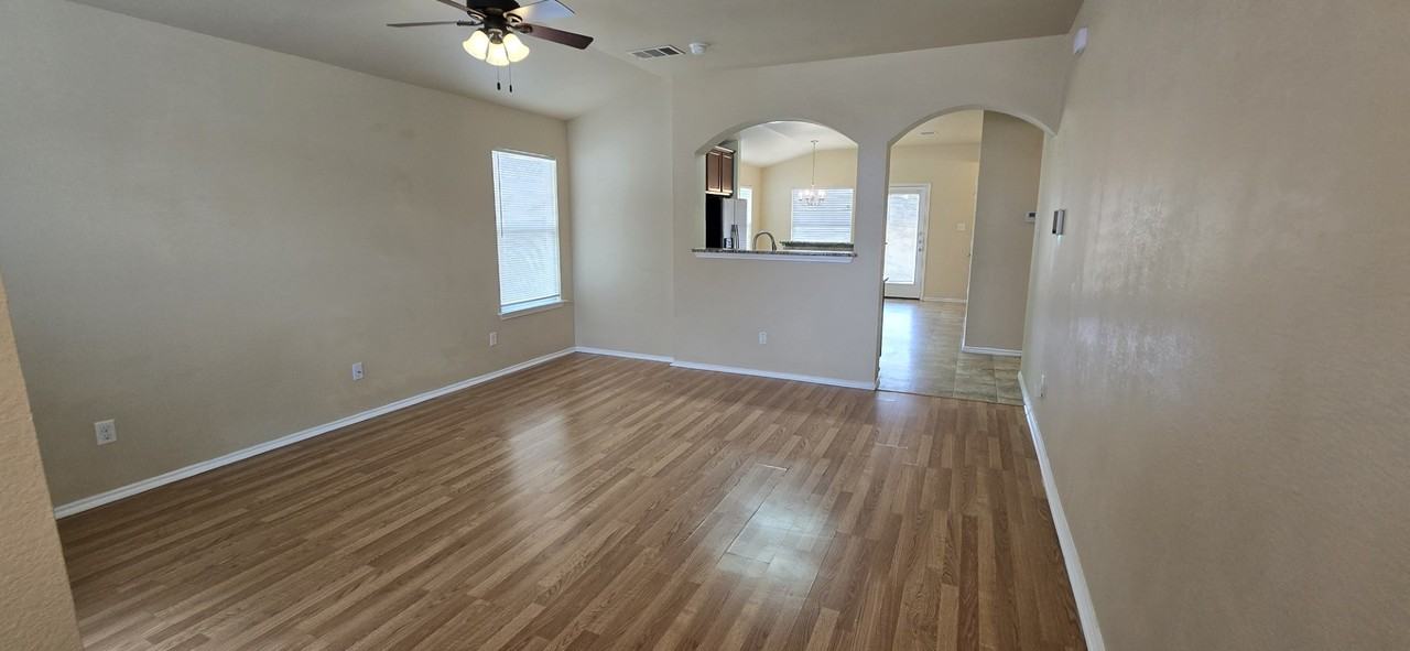 5112 Allegany Dr - Photo 4 of 30